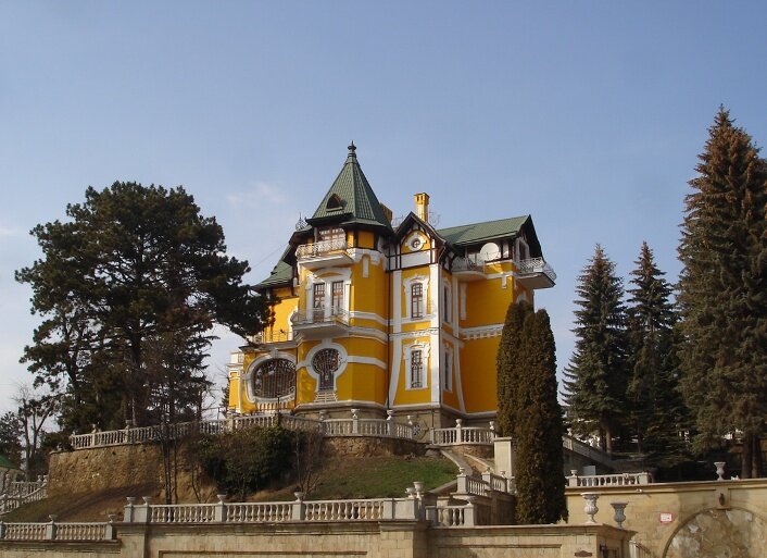 На этой даче в Кисловодске жила когда-то Матильда Кшесинская, главная балетная прима последних лет Российской империи 