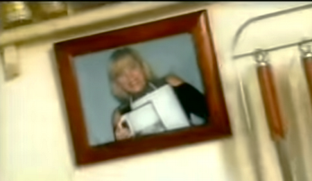 Из клипа "Игорёк - Подождём"