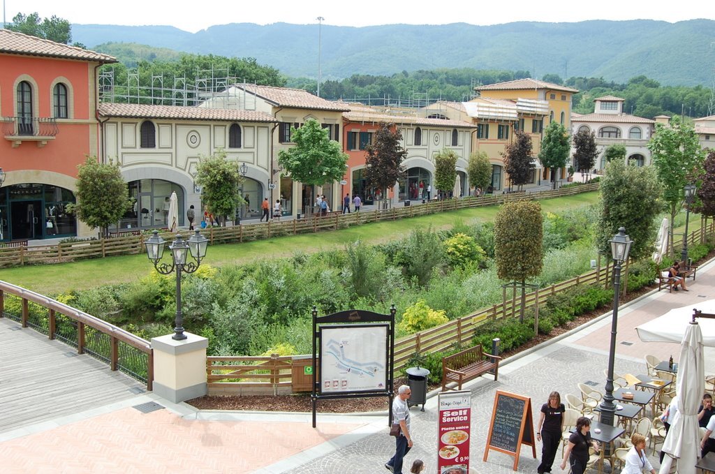  Barberino Designer Outlet Village
