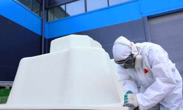 Нанесение материала гелькоут