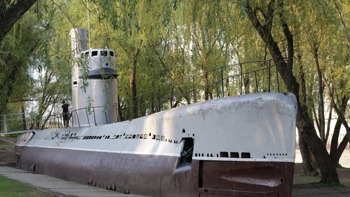 Пл м3. Парк 30 летия Победы Краснодар подводная лодка. Подводная лодка м 261 Краснодар. Подводная лодка в парке Победы Краснодар. М261 подводная лодка внутри