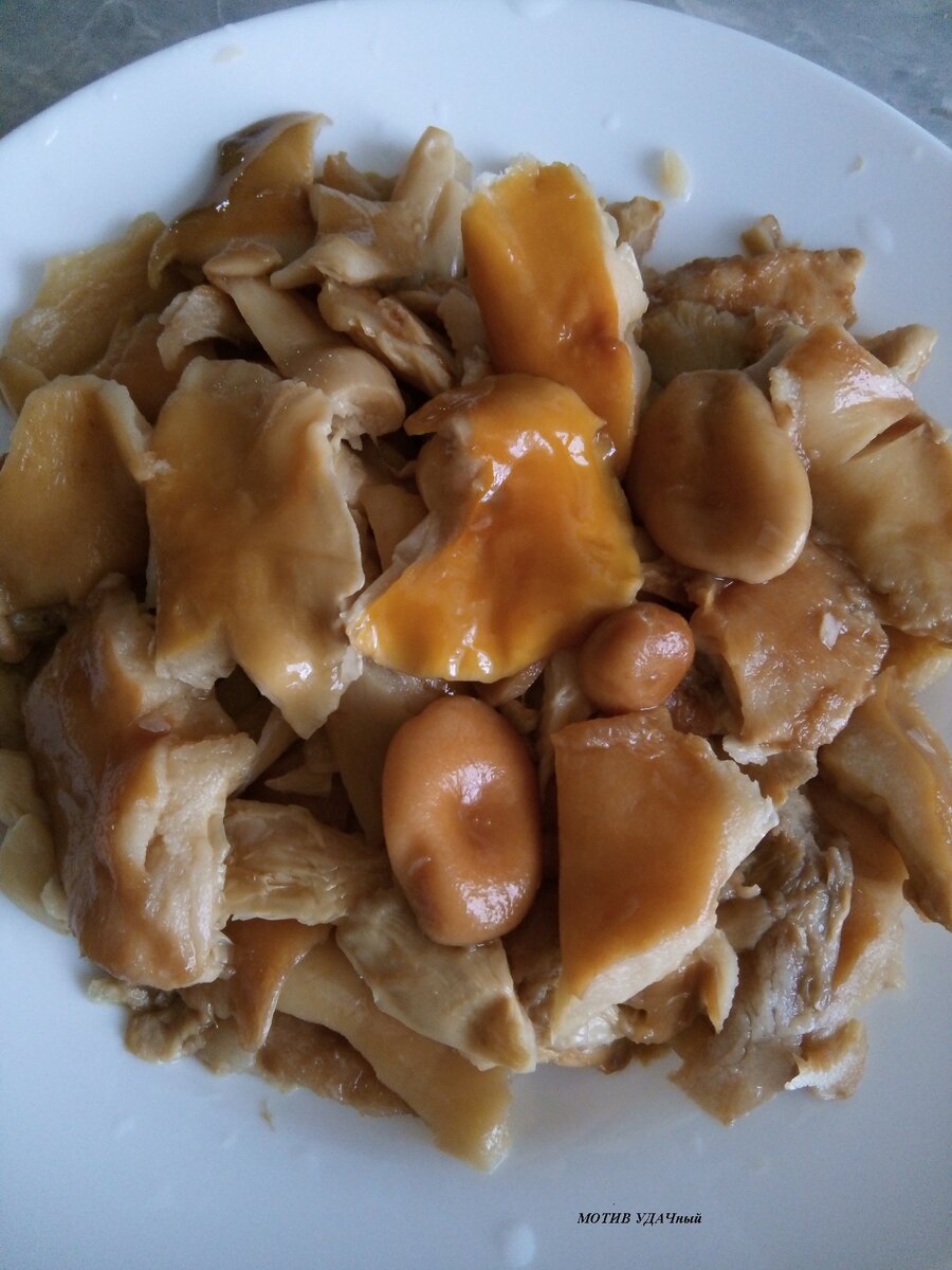 Волнушки, грузди, серянки соленые
