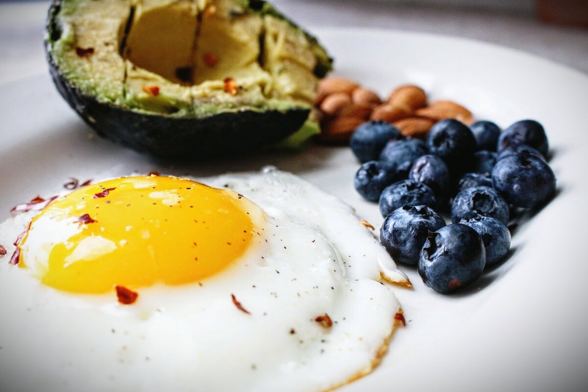 Вкусный завтрак - отличное начало дня, в котором нет места лишним высокоуглеводным продуктам