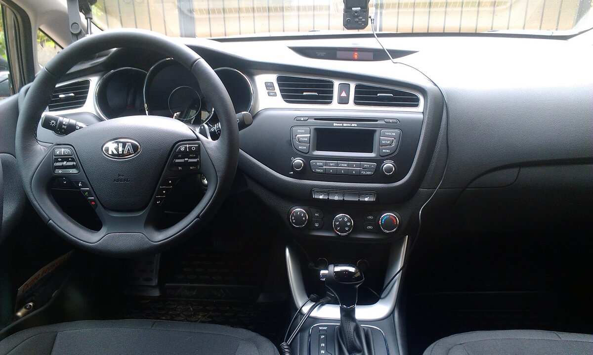 Фото взято с сайта suzuki-club.ru. У меня был точно такой же салон и комплектация.