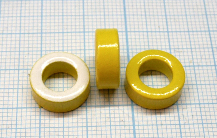 Рис. 3. Мои кольца крупным планом.