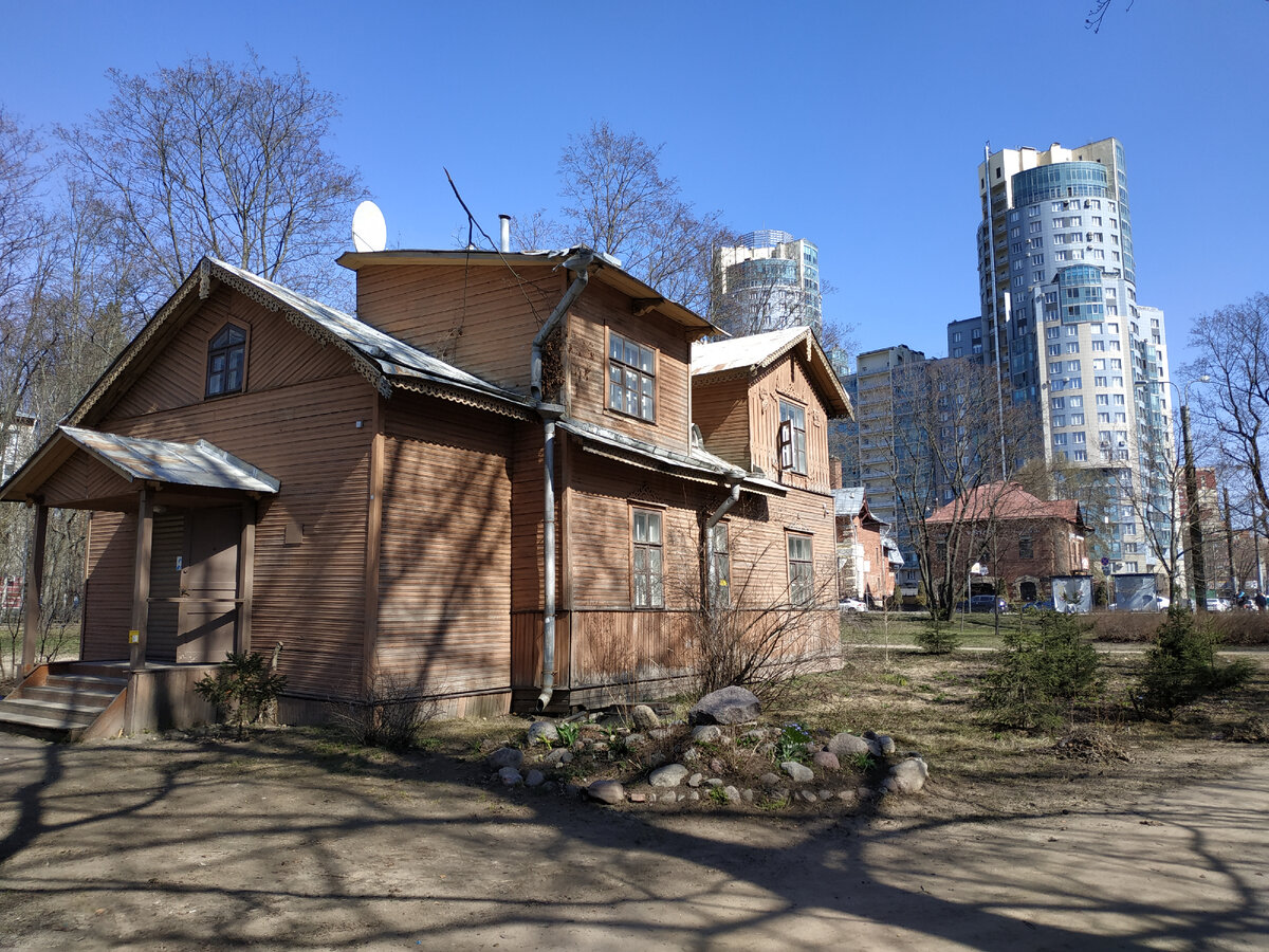 Старое и новое рядом