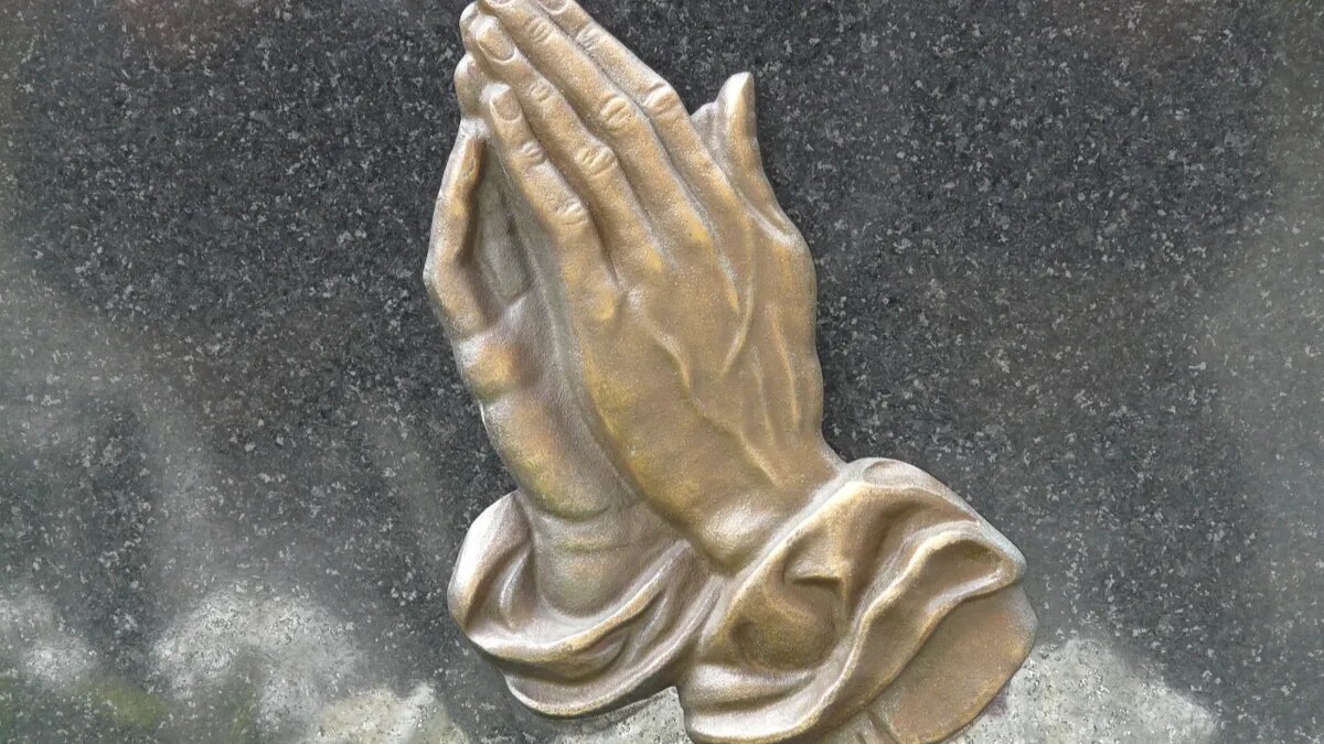 Множество людей верят в приметы и суеверия. Фото: Pxfuel.com 