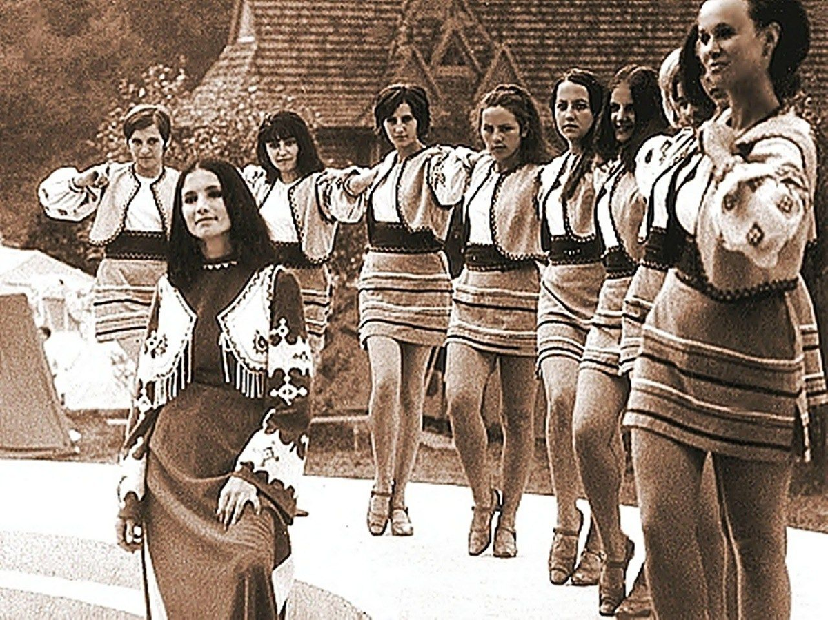 Кадр из фильма "Червона рута" взят для иллюстрации из Яндекс Картинки. 