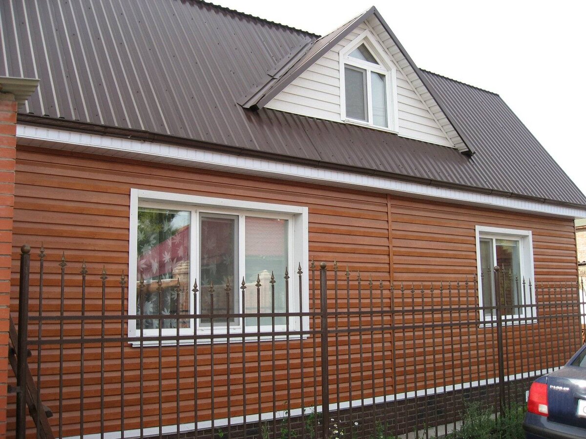 Коричневый деревянный дом (64 фото)