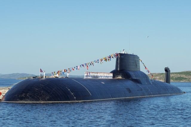    Почему самая большая в мире АПЛ «Дмитрий Донской» выведена из состава ВМФ?