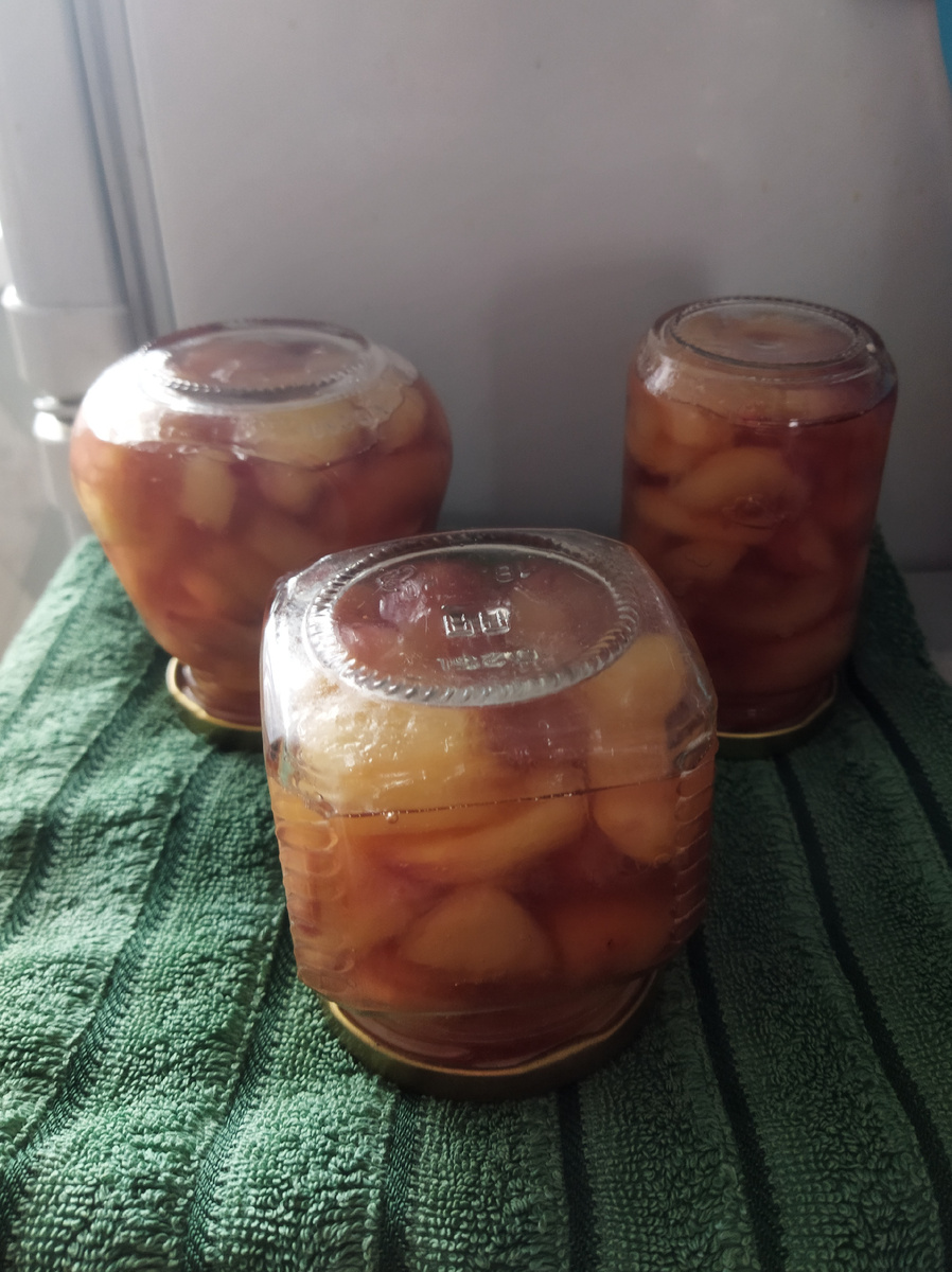 Баночки по 300 мл примерно