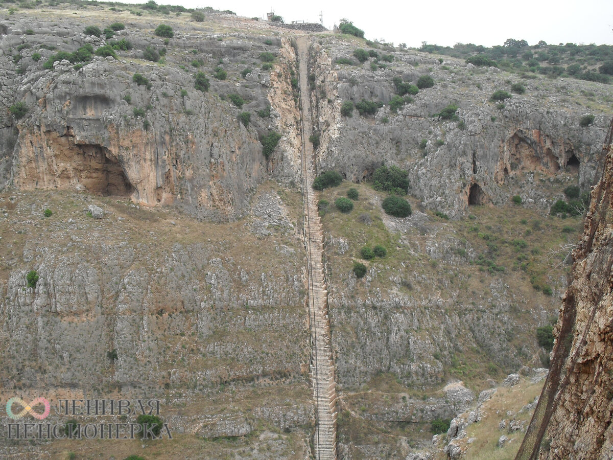 Лестница напротив. Фото автора