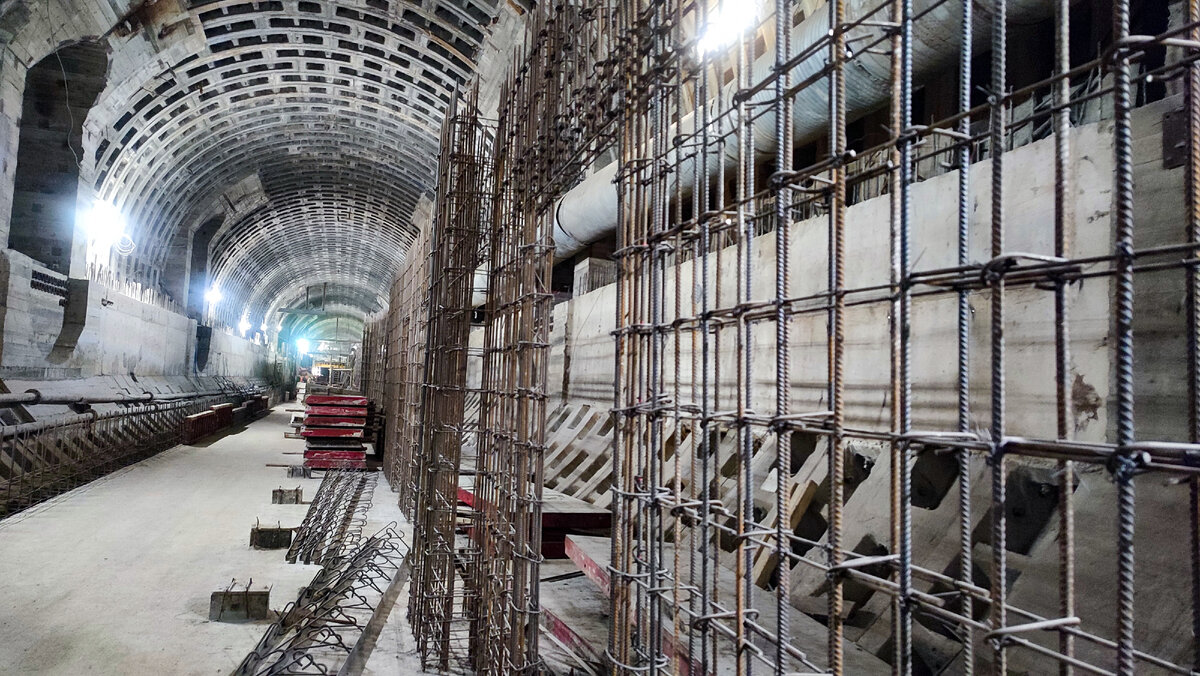 На первый взгляд как будто не видна. Строительство метрополитена в  Санкт-Петербурге идёт полным ходом. | Путешествия по зову сердца | Дзен