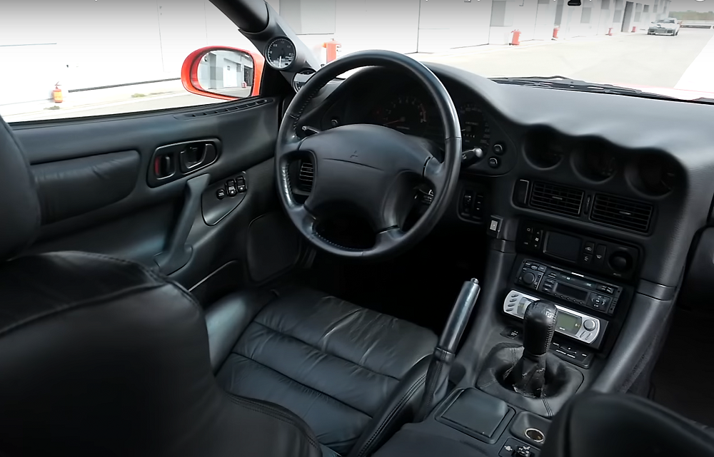 Интерьер Mitsubishi 3000GT. Фото: Youtube.com