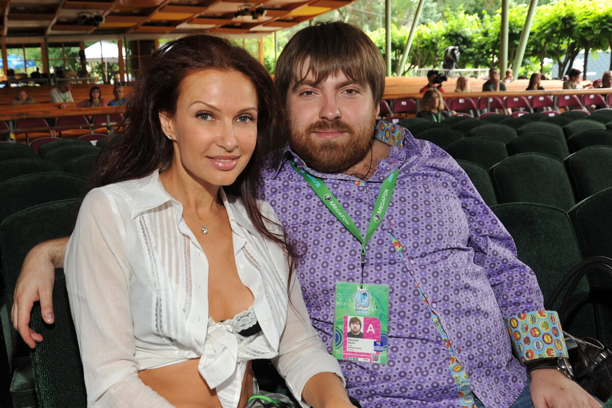     Бывший муж Эвелины Блёданс: "Лучше никакого отца, чем вечно стесняющегося своего ребенка"