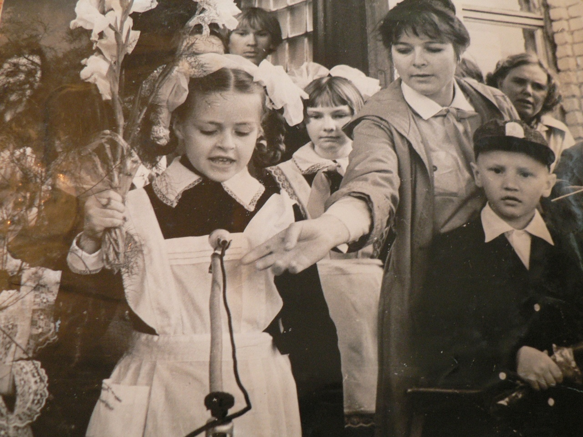 Я пошла в первый класс, 1980 год.