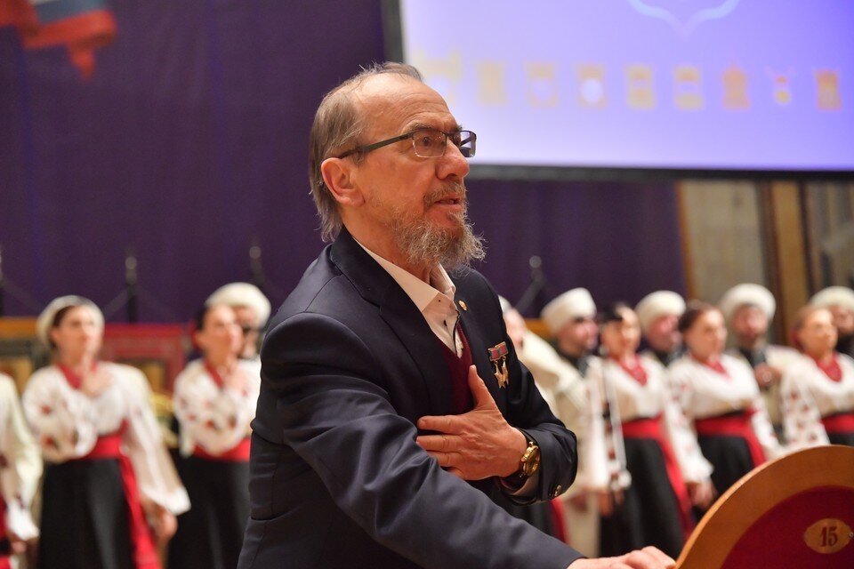     Виктор Захарченко и его коллектив Владимир ВЕЛЕНГУРИН