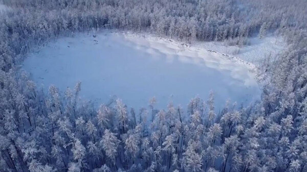 Вид на обмелевшее озеро в Таттинском улусе. Обложка © SakhaDay.ru