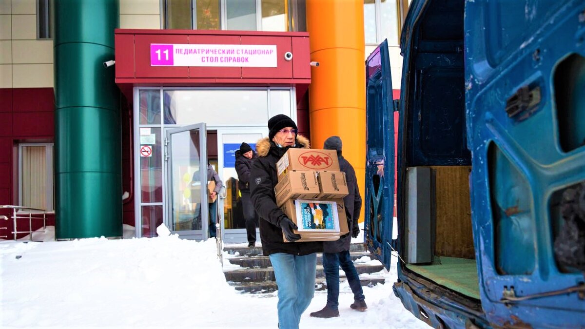    В Сургуте медики собрали посылки для мобилизованных