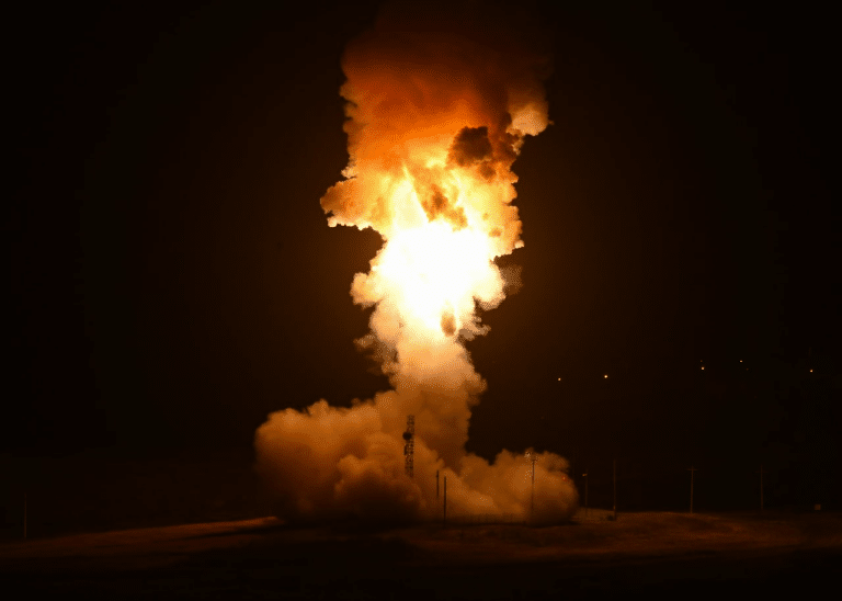    Испытательный запуск МБР Minuteman III /    
 ©  U.S. Air Force