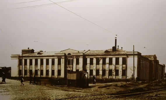 Так выглядела баня на этом месте в прошлом веке.