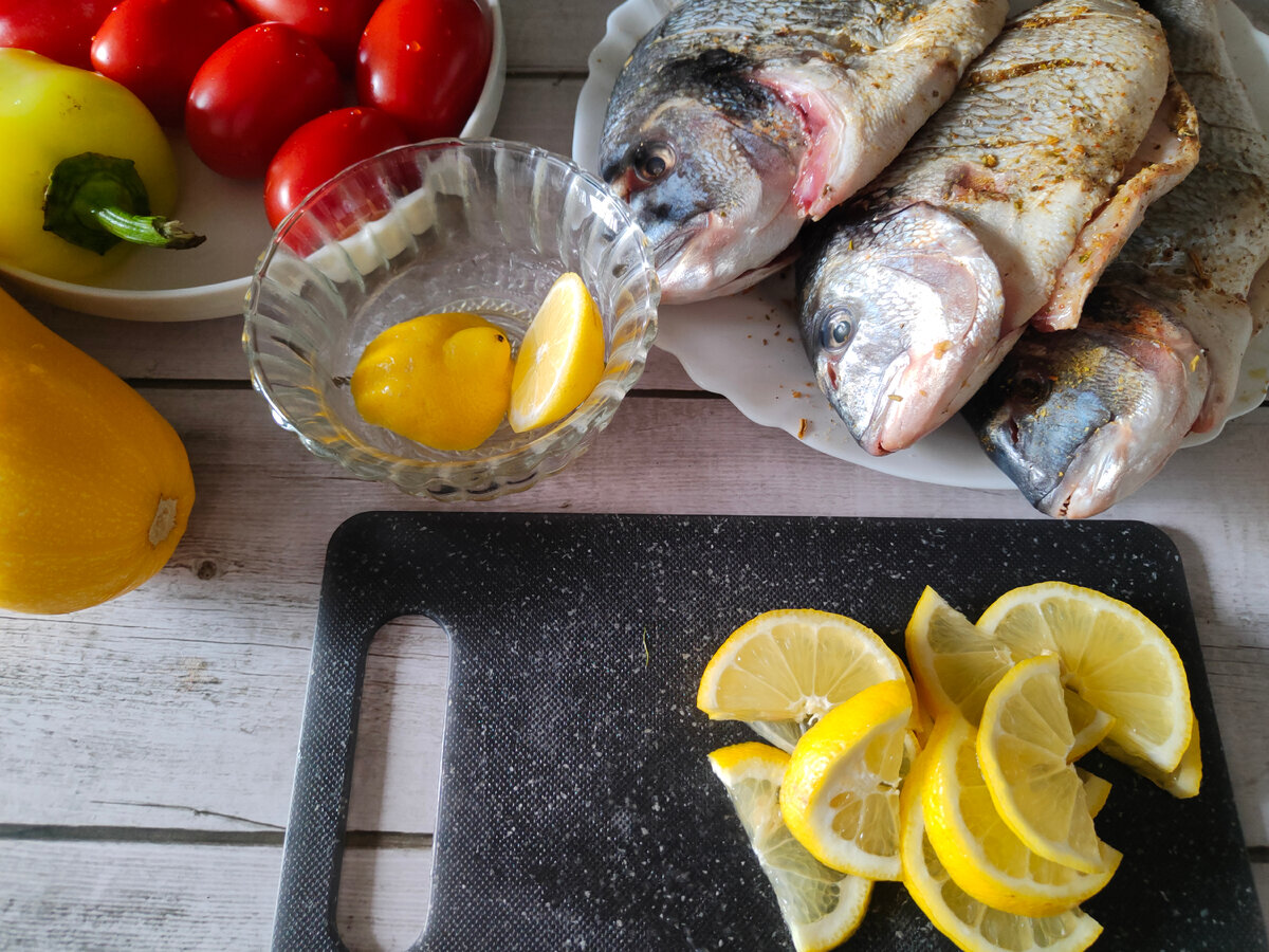 Дорадо с овощами в духовке 🐟 | Будет вкусно! | Дзен