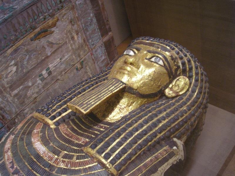 Египетские саркофаги и мумии