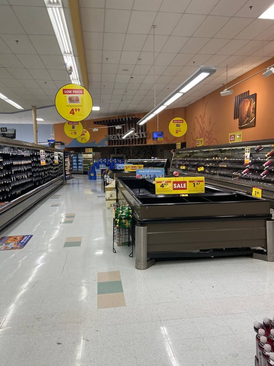 Практически  пустой магазин