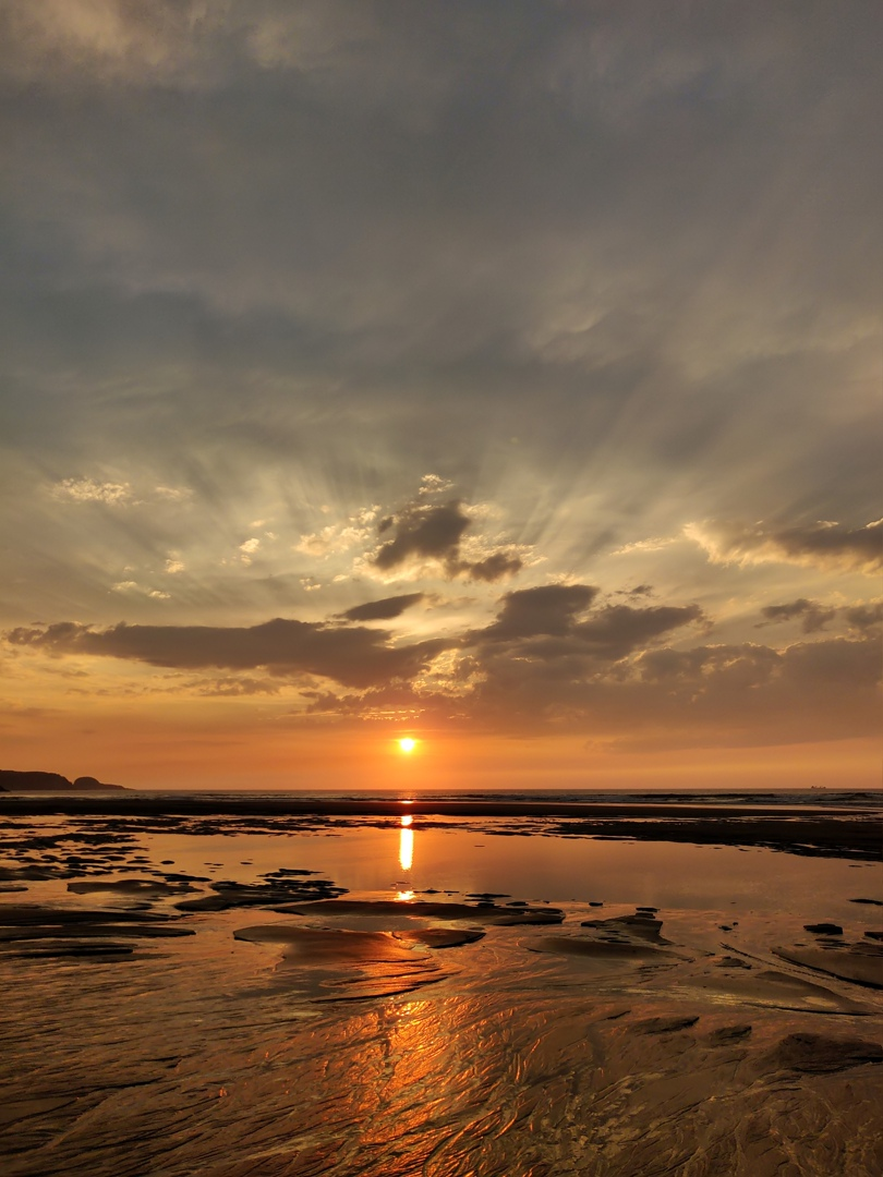 «Каждое лето я езжу в прибрежный город, где можно увидеть красивые пейзажи. Это один из них, снятый на мой OnePlus в авто режиме, получилась фотография со значением ISO 100 и временем экспозиции 1/640 секунды.» Фотография от José Luis Asensio Fierro. 