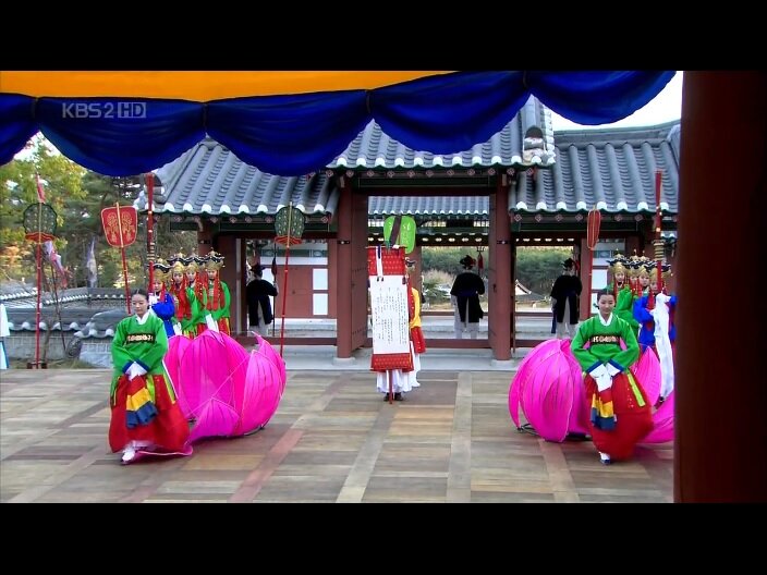 Кадр из сериала "Хван Чжин И", 2006 г.