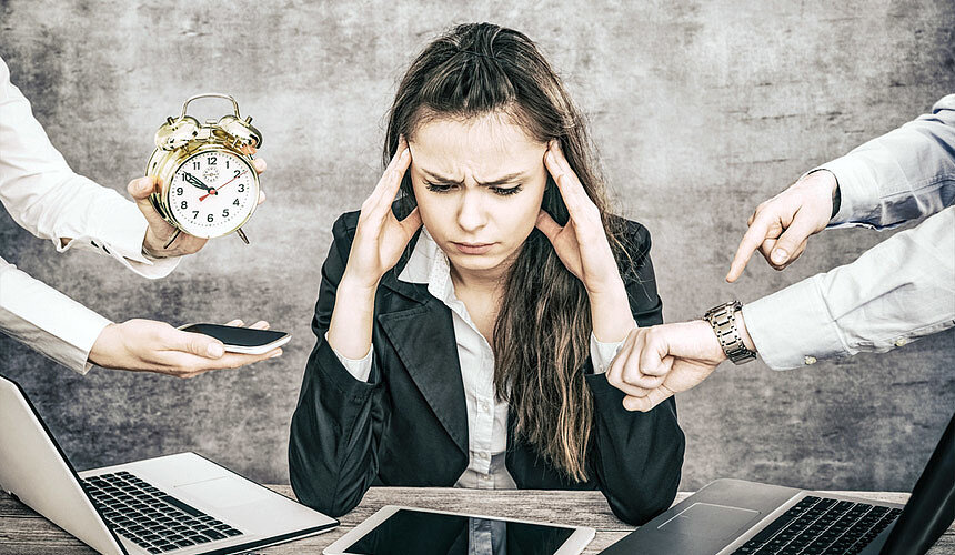 Источник фото: https://www.tourdom.ru/news/v-sovfede-podderzhivayut-predlozhenie-doplachivat-za-stress-na-rabote.html