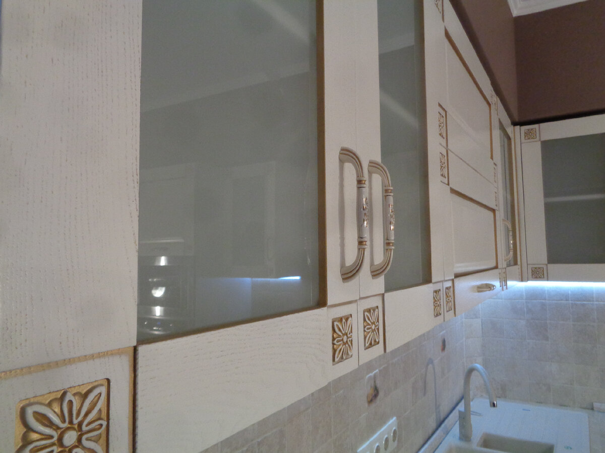 Кухня с фасадами из массива ясеня