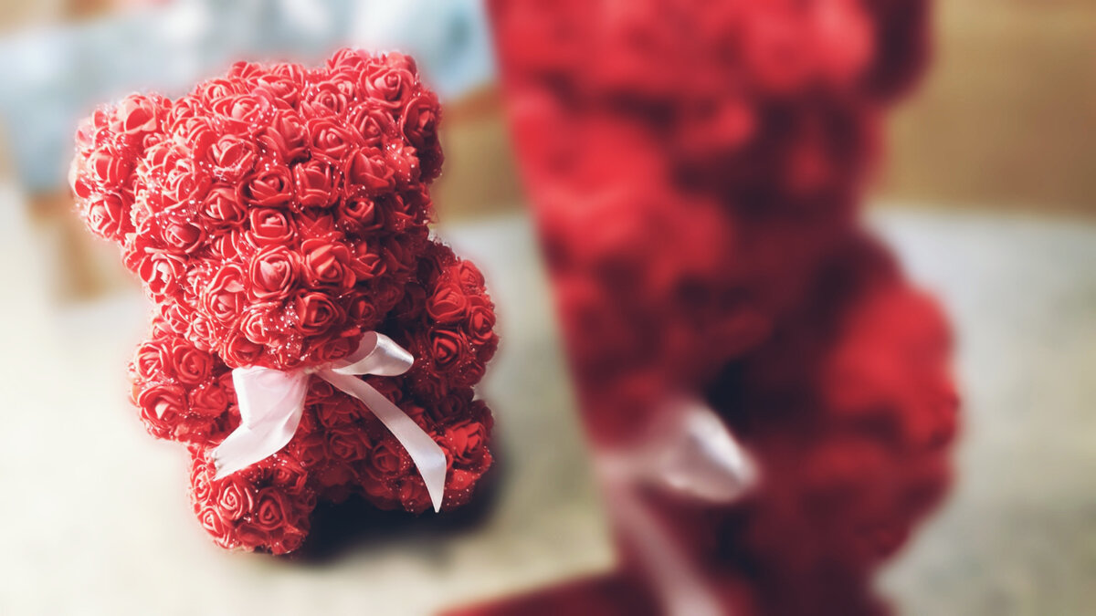 Посмотрите на сколько просто сделать мишку из роз своими руками