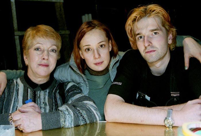 Чулпан Хаматова с Ольгой Волковой и мужем, Игорем Волковым.Фото Яндекс.Картинки.