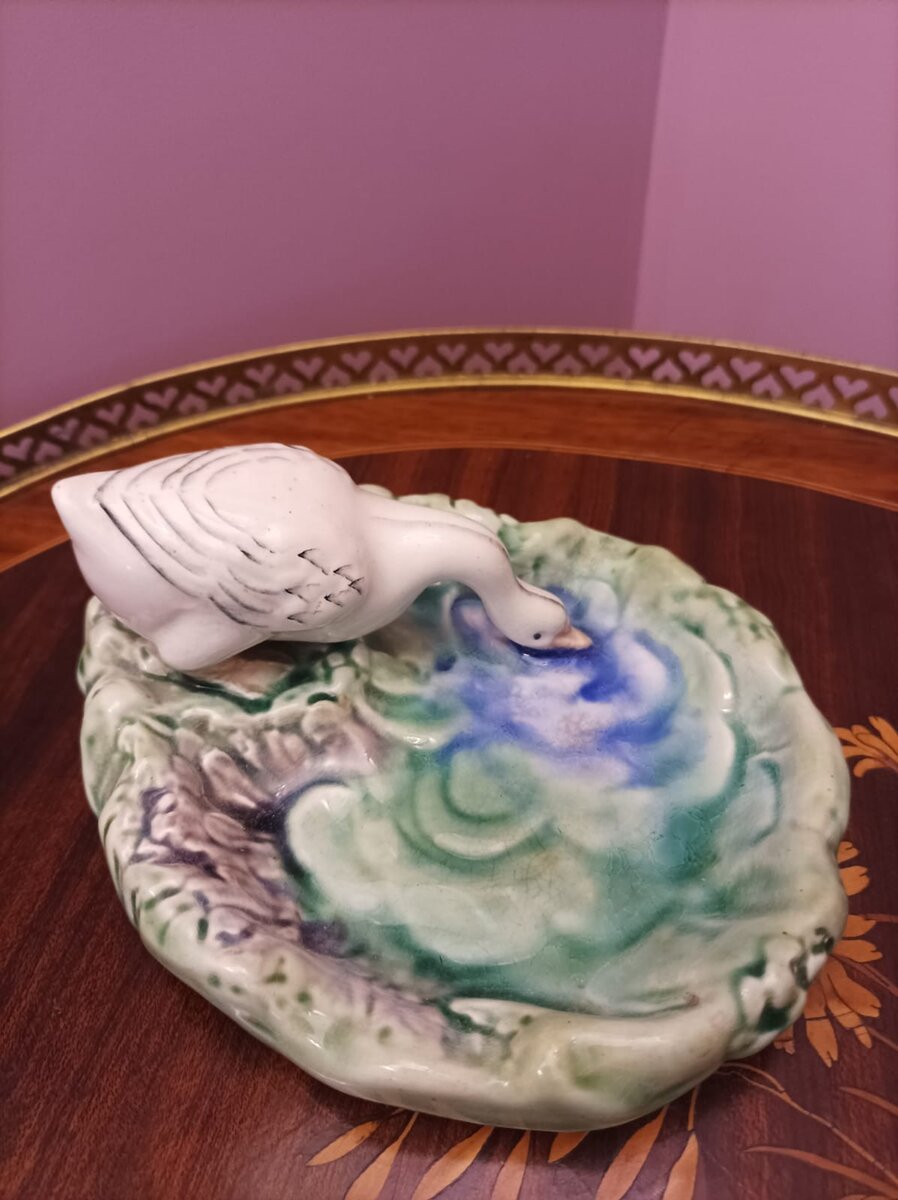 Филянская Вера Григорьевна. Пепельница с гусем. 1950ые г. Источник: фото Н. Ломоносовой, личная коллекция. 