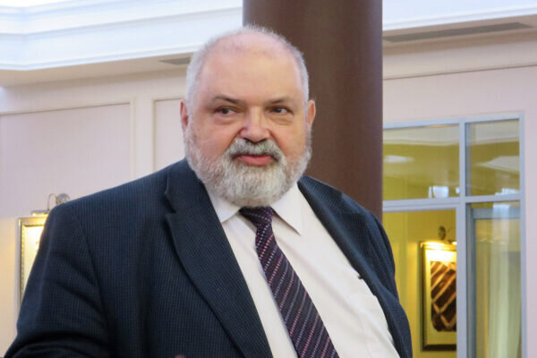    Геннадий Знайко