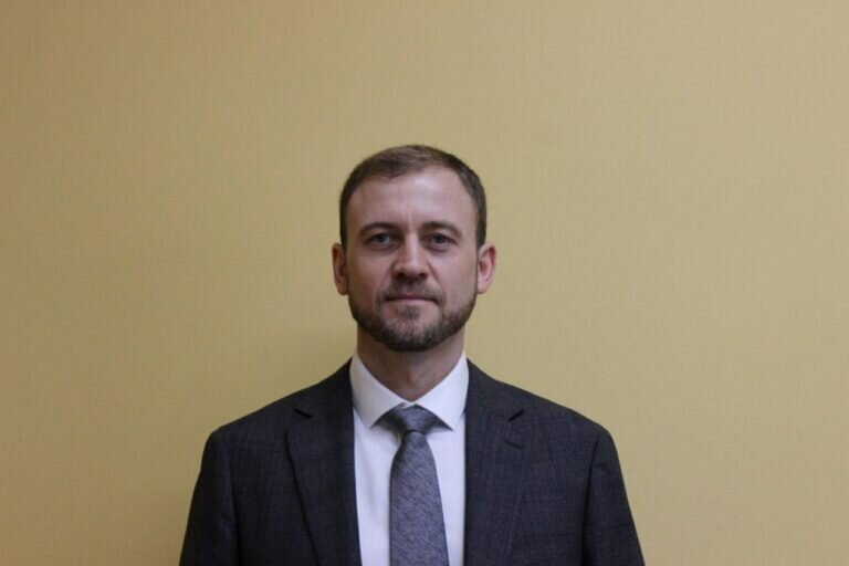    Губернатор Оренбуржья назначил Владимира Антманиса первым заместителем минспорта Марина Шарт