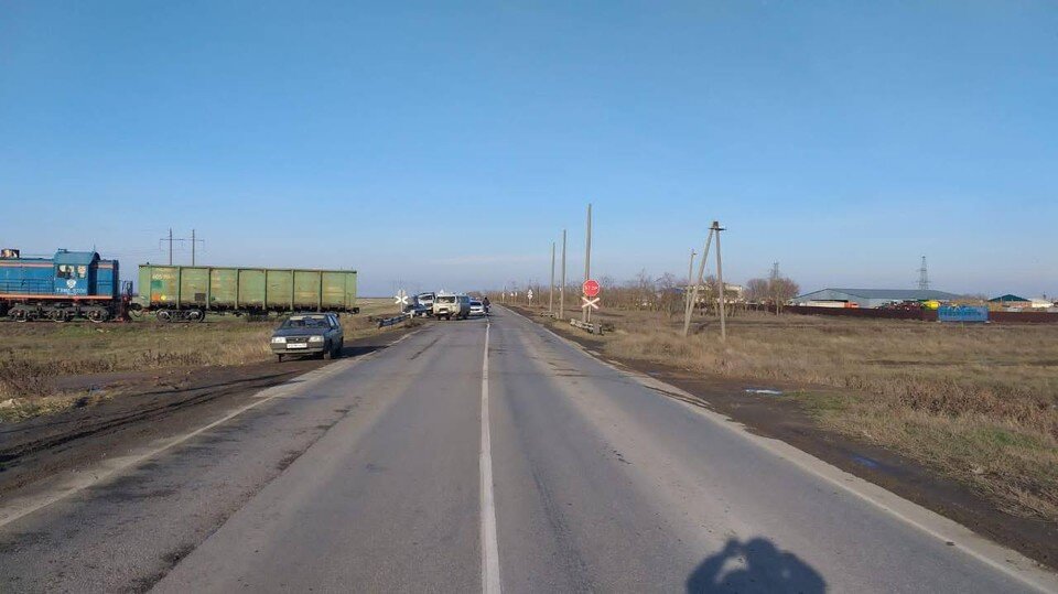     ДТП произошло в районе 13 километра автодороги «Волгодонск-Зимовники». Фото: Отдел пропаганды УГИБДД России по Ростовской области