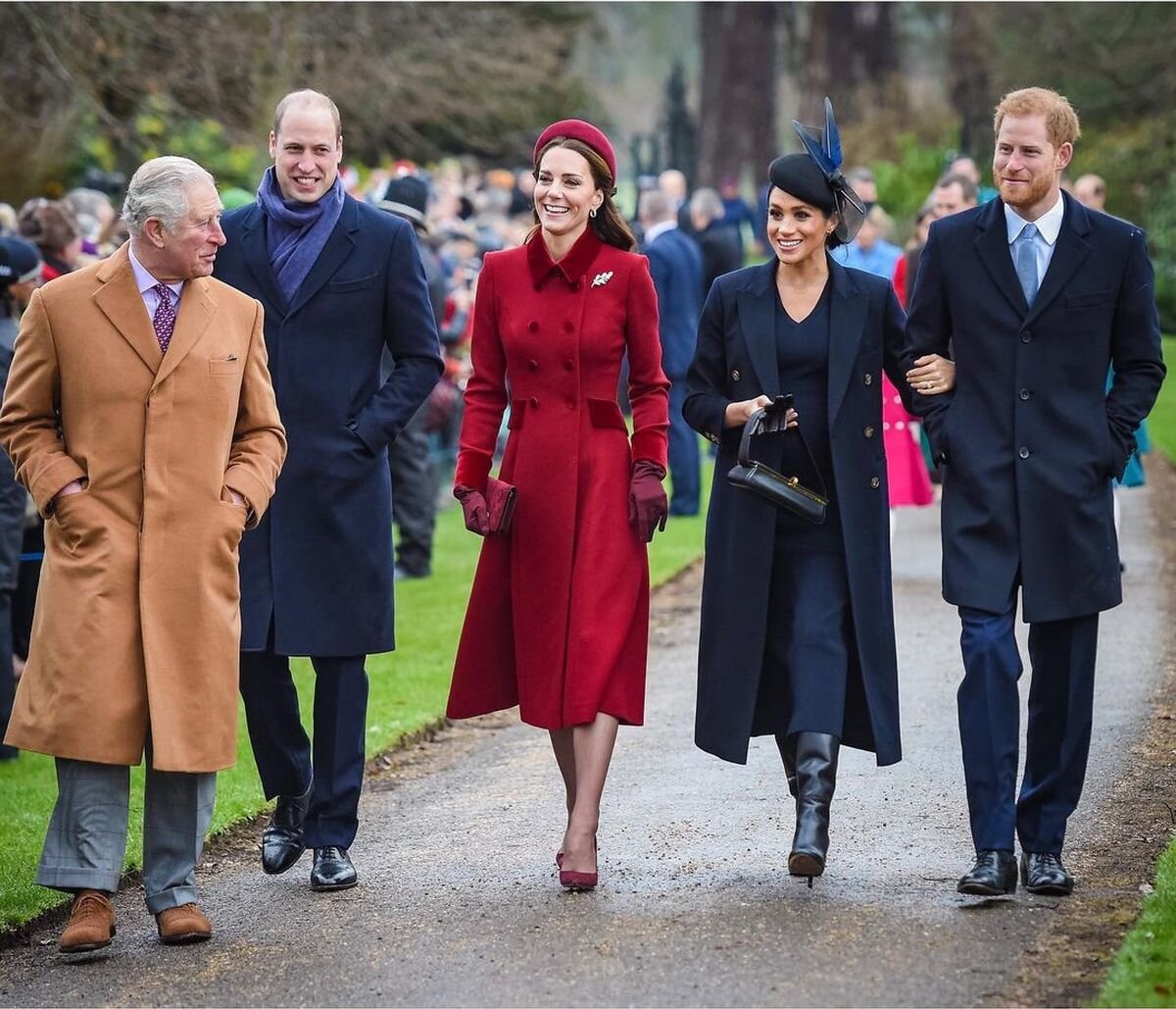 Последний совместный поход в церковь на Рождество. Источник фото pinterest.com