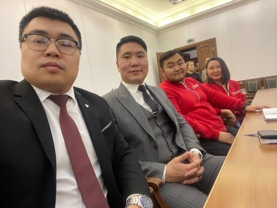     Баир Шобоев (на переднем плане). Фото: РДШ |РДДМ Движение первыхI Республика Бурятия