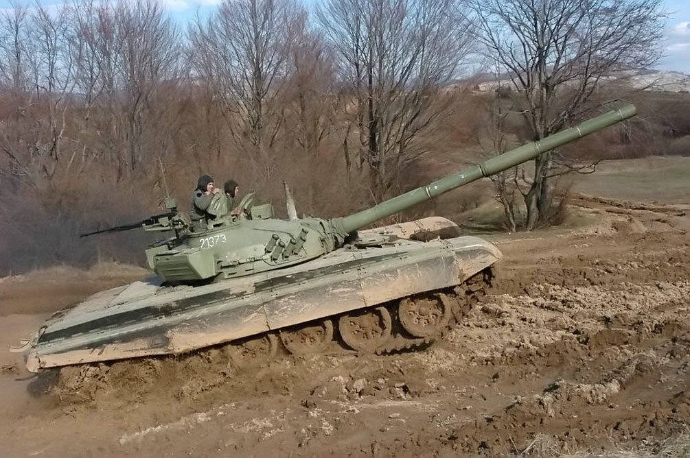 Первый опытный образец М84 был изготовлен в 1982 году, а уже с 1983 года началось серийное производство этих боевых машин на заводе им. Джуро Джаковича в городе Славонски-Брод (сегодня принадлежит Хорватии). По данным из различных источников было выпущено от 500 до 700 единиц. До распада Федеративной Югославии были созданы еще две модификации этой боевой машины. 