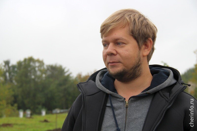    Руководитель регионального отделения движения "Делай!" Андрей Гуляев стал первым из пяти добровольцев, кто получил новый почетный знак "За вклад в развитие добровольческого движения".