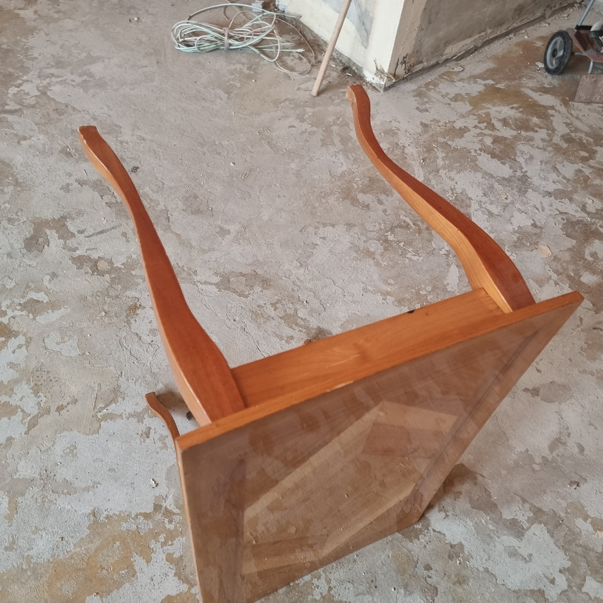 обычный стол