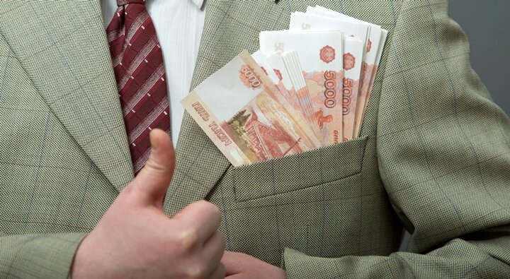 СРЕДНЯЯ ЗАРПЛАТА В КУЗБАССЕ ВСЕ РАВНО ОСТАЕТСЯ НИЖЕ СРЕДНЕЙ ПО СТРАНЕ. ФОТО: NIKOLAY GYNGAZOV/GLOBALLOOKPRESS