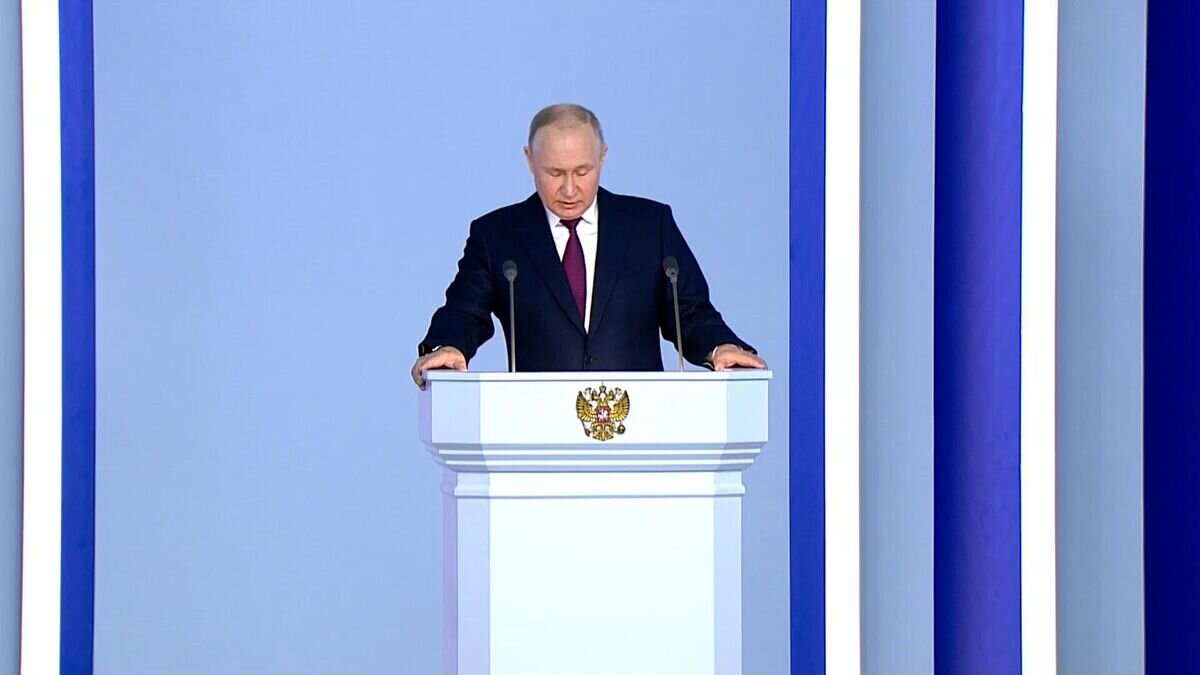    Путин о российских бизнесменах: "Титулы графов, пэров, мэров тут не помогут"© РИА Новости