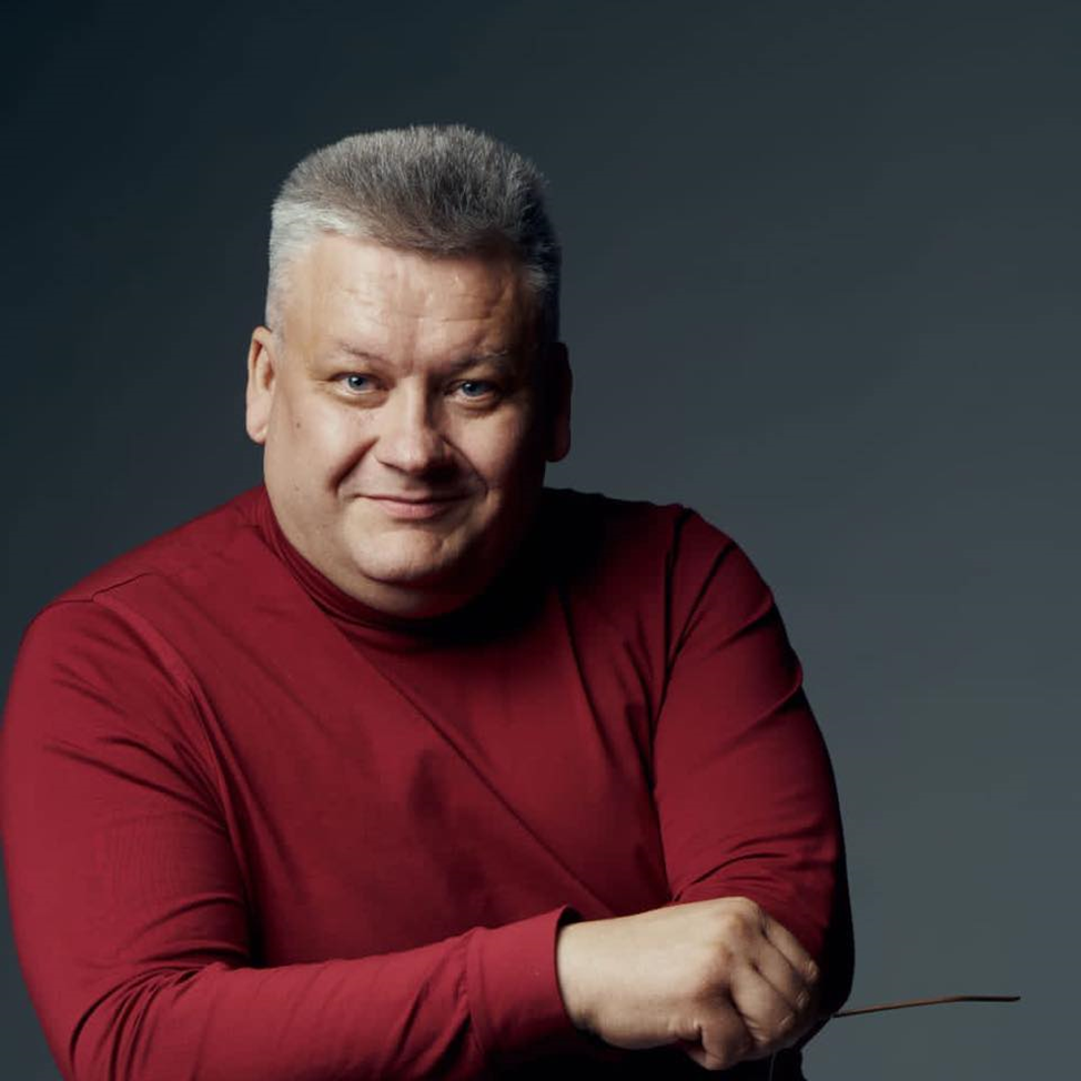 Макушин Александр Владимирович. Руководитель отделения РВИО в городском округе Серпухов. Сопредседатель клуба историков и обществоведов «КЛИО». Член Ассоциации историков Союзного государства. Выступал экспертом на НТВ ("Без срока давности", "Солдаты победы"), телеканале Звезда ("Совершенно секретно", "Путь к Победе"). Автор материалов в информационных агентствах: «Взгляд», «Известия», «news-front info», «УРА-РУ», «life.ru», «агентство Балтньюс», журнале «Профиль», «Комсомольская правда».
