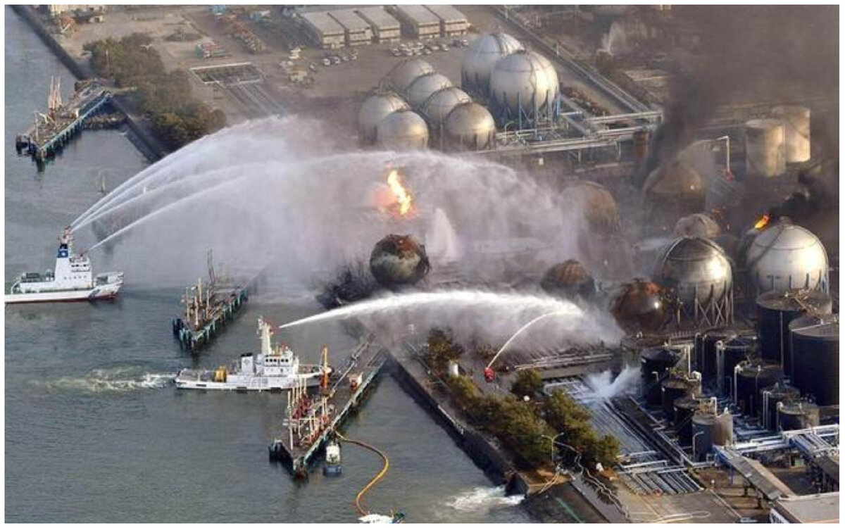 Авария на аэс в японии. Авария на АЭС Фукусима-1. АЭС Фукусима ЦУНАМИ. Японии на АЭС «Фукусима-1». АЭС Япония катастрофа.