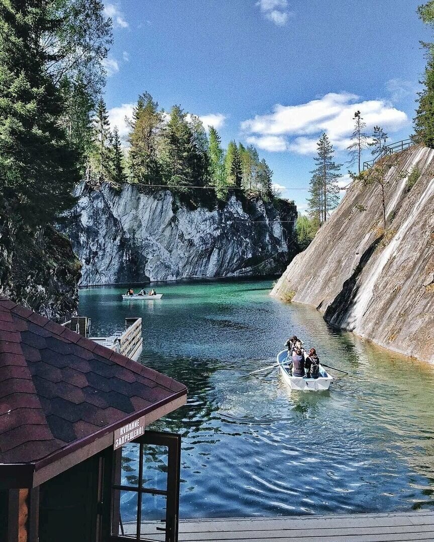 Росся. Горный парк Рускеала. Мраморный каньон Рускеала. Карелия парк Рускеала. Рускеала горный парк летом.