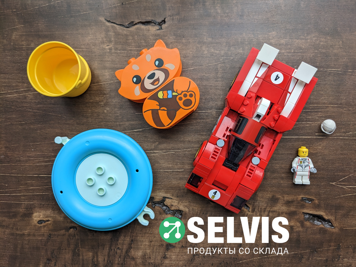 У нас на обзоре красная панда и Ferrari 512 M