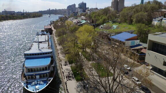     В Ростовской области сел на мель теплоход Tayga в Азовском районе, сообщили в УМЧС по региону.